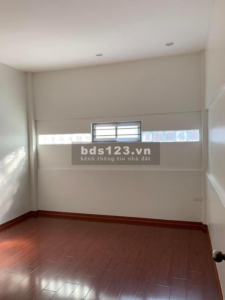 Cần tiền bán gấp nhà phố Định Công nhỉnh 4 tỷ với diện tích sử dụng 45m2 xây 4 tầng