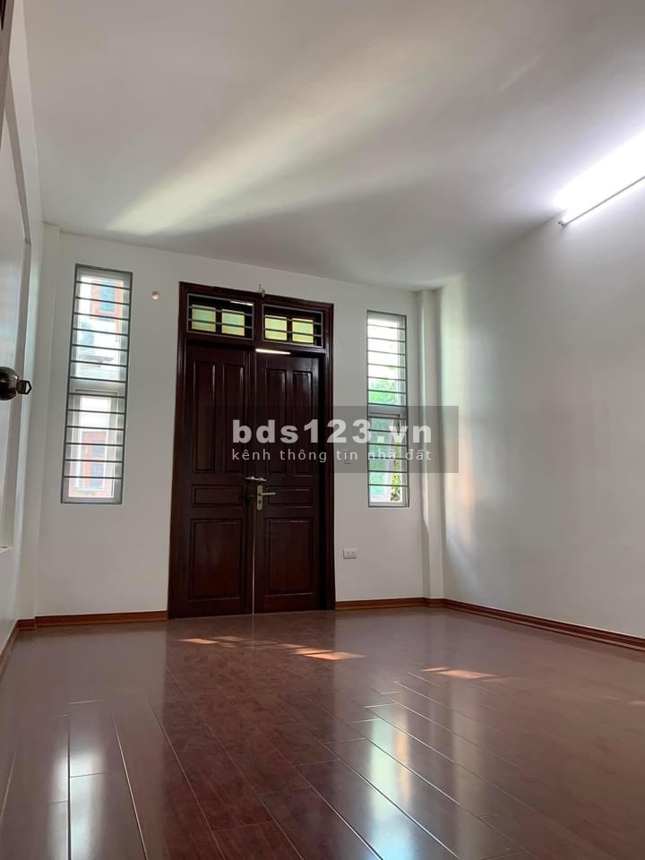 Cần tiền bán gấp nhà phố Định Công nhỉnh 4 tỷ với diện tích sử dụng 45m2 xây 4 tầng