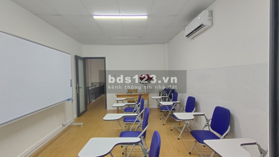 Văn phòng cho thuê tại địa chỉ ở Phú Mỹ tiện nghi, đủ công nắng giá thoả thuận, lhcc