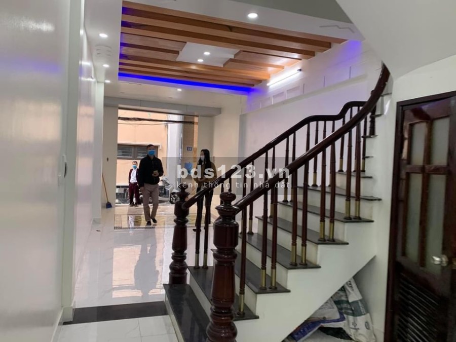 Cần tiền bán gấp nhà phố Định Công nhỉnh 4 tỷ với diện tích sử dụng 45m2 xây 4 tầng