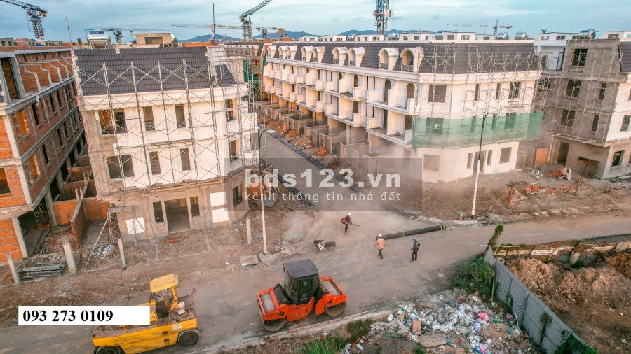 Bán căn Lk11 vị trí góc La Vida Vũng Tàu lh 0932730109 dt 5*15.5 Giá hđ 5.056ty + 400tr