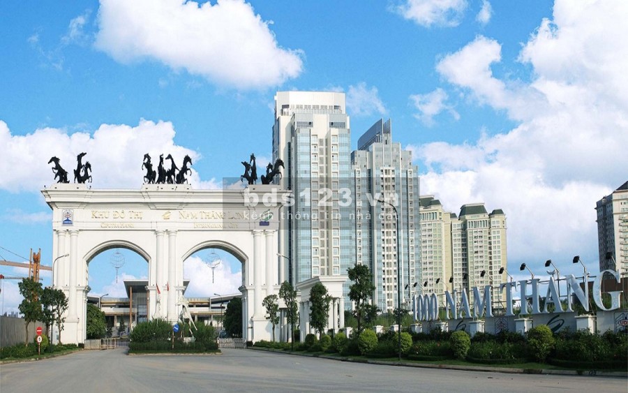Chủ cần bán 155m2, đất ngõ 535 Lạc Long Quân, giá chỉ hơn 14 tỷ, chỉ 30m ra phố, sổ sẵn