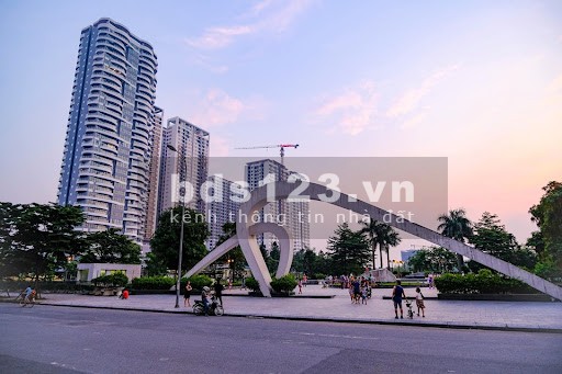 Chủ cần bán 155m2, đất ngõ 535 Lạc Long Quân, giá chỉ hơn 14 tỷ, chỉ 30m ra phố, sổ sẵn