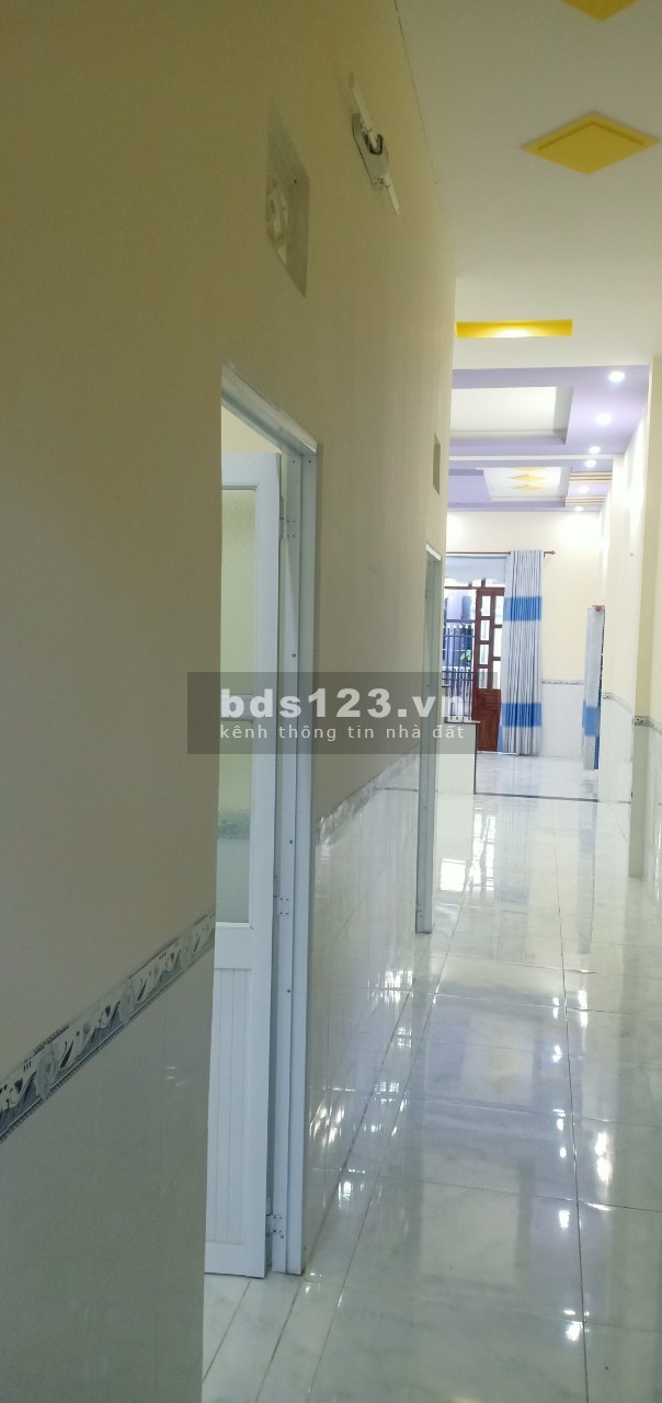 Phá sản chính chủ sang gấp căn nhà cấp 4 và lô đất 300m gần chợ dân đông giá rẻ
