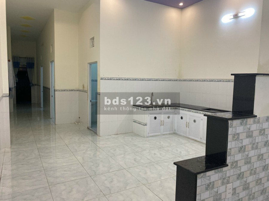 Phá sản chính chủ sang gấp căn nhà cấp 4 và lô đất 300m gần chợ dân đông giá rẻ