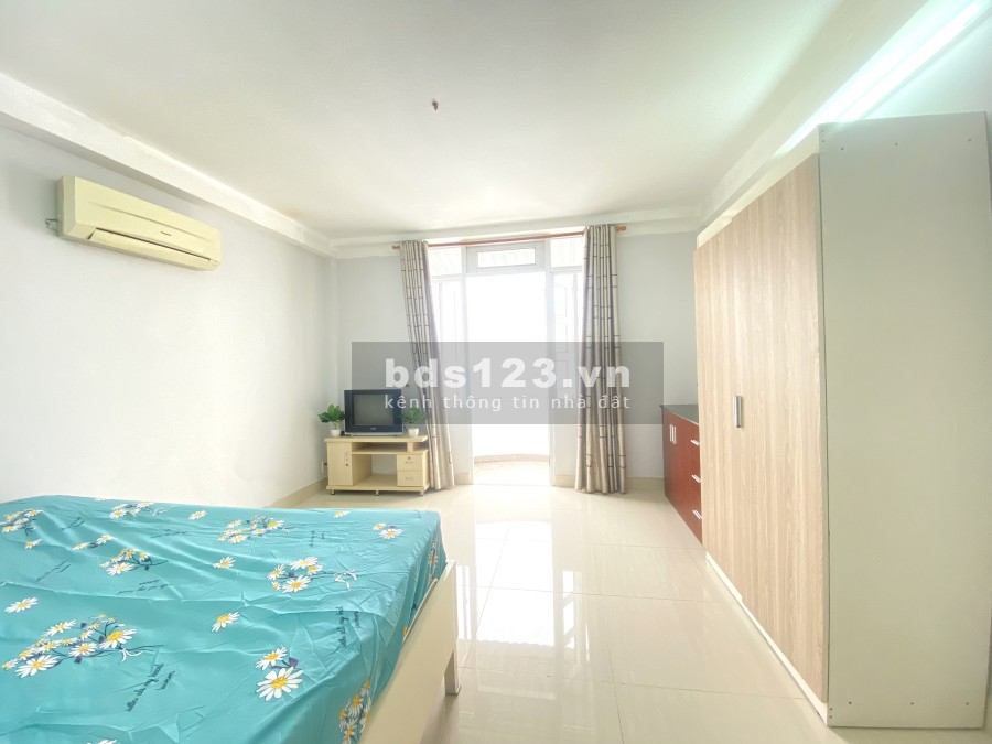 Cho thuê phòng có ban công full nội thất gỗ, bảo vệ 24/7, miễn phí dịch vụ, giá 4tr5