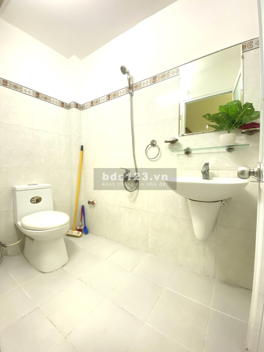 Cho thuê phòng nhỏ xinh nhưng cái gì cũng có, đầy đủ nội thất trung tâm, giá chỉ 3tr5