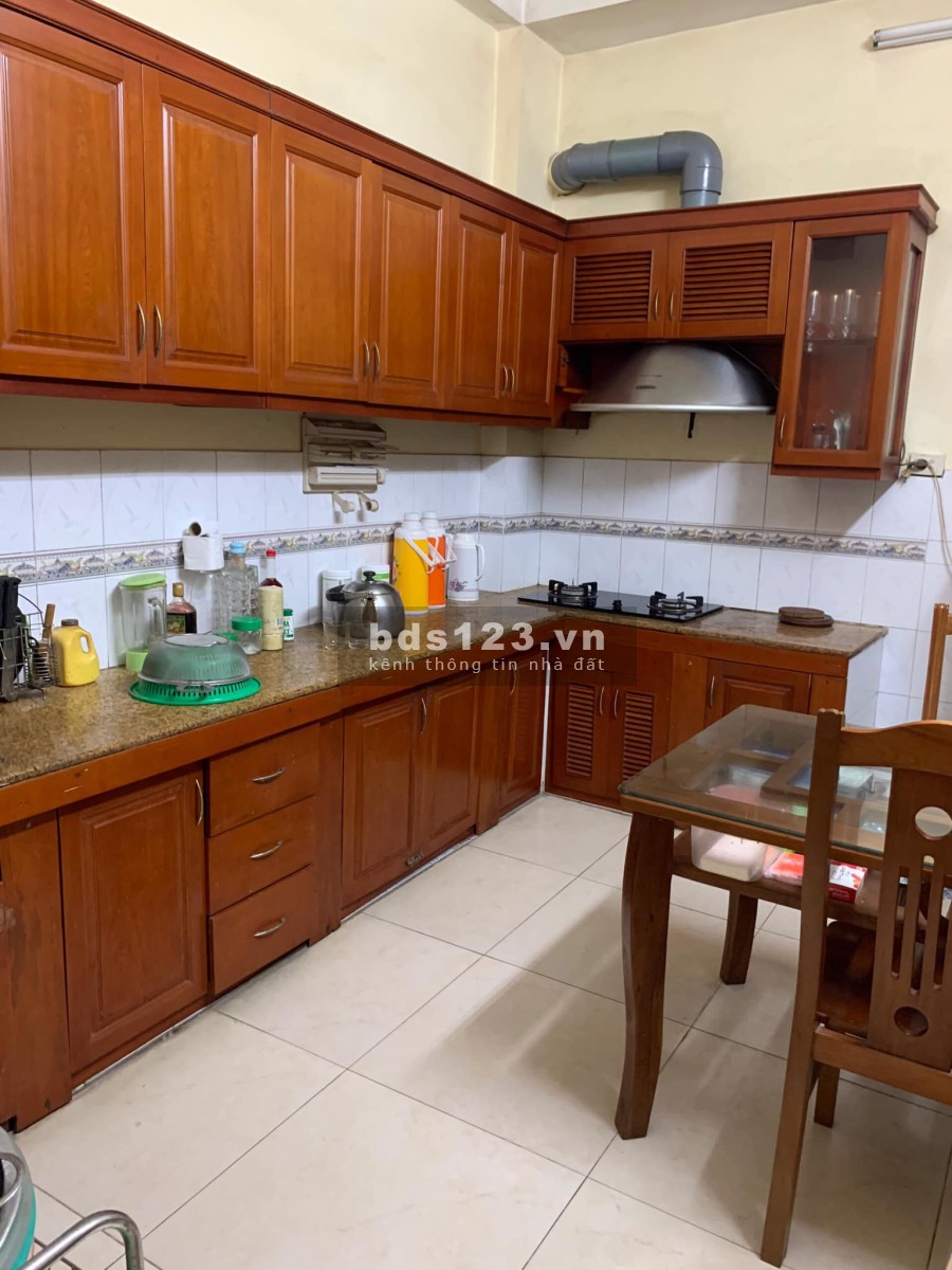 Mặt phố trung tâm bán nhà nguyên căn cơ bản vào ở luôn dt 65m2, 5 tầng, 4.1m mặt tiền 8 tỷ