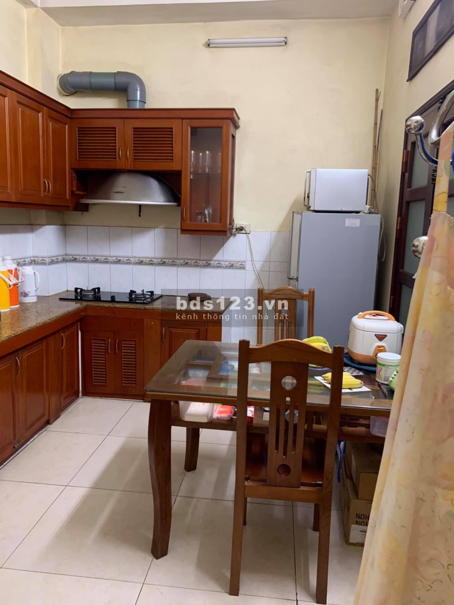 Mặt phố trung tâm bán nhà nguyên căn cơ bản vào ở luôn dt 65m2, 5 tầng, 4.1m mặt tiền 8 tỷ
