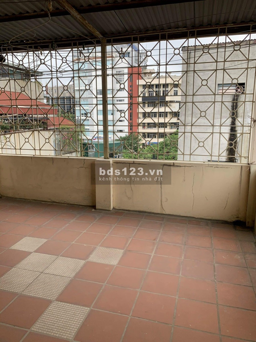 Mặt phố trung tâm bán nhà nguyên căn cơ bản vào ở luôn dt 65m2, 5 tầng, 4.1m mặt tiền 8 tỷ