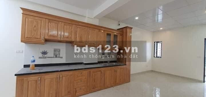 Bán nhà nguyên căn mới, kiến trúc hiện đại, thang máy, ô tô tránh đúc 7 tầng thoáng, an ninh