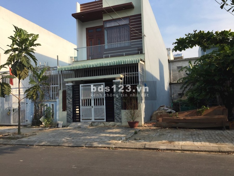 Vợ chồng kẹt tiền sang lại 14 phòng trọ và 300m2 (10 x 30m) đất thổ cư sát chợ và khu công nghiệp