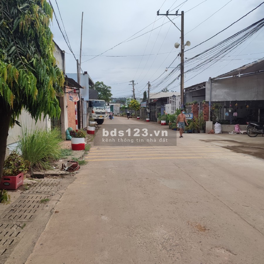 Cần tiền trả nợ bán gấp miếng đất vườn 1000m2, giá 1,05 tỷ. Gần KCN Bàu Xéo