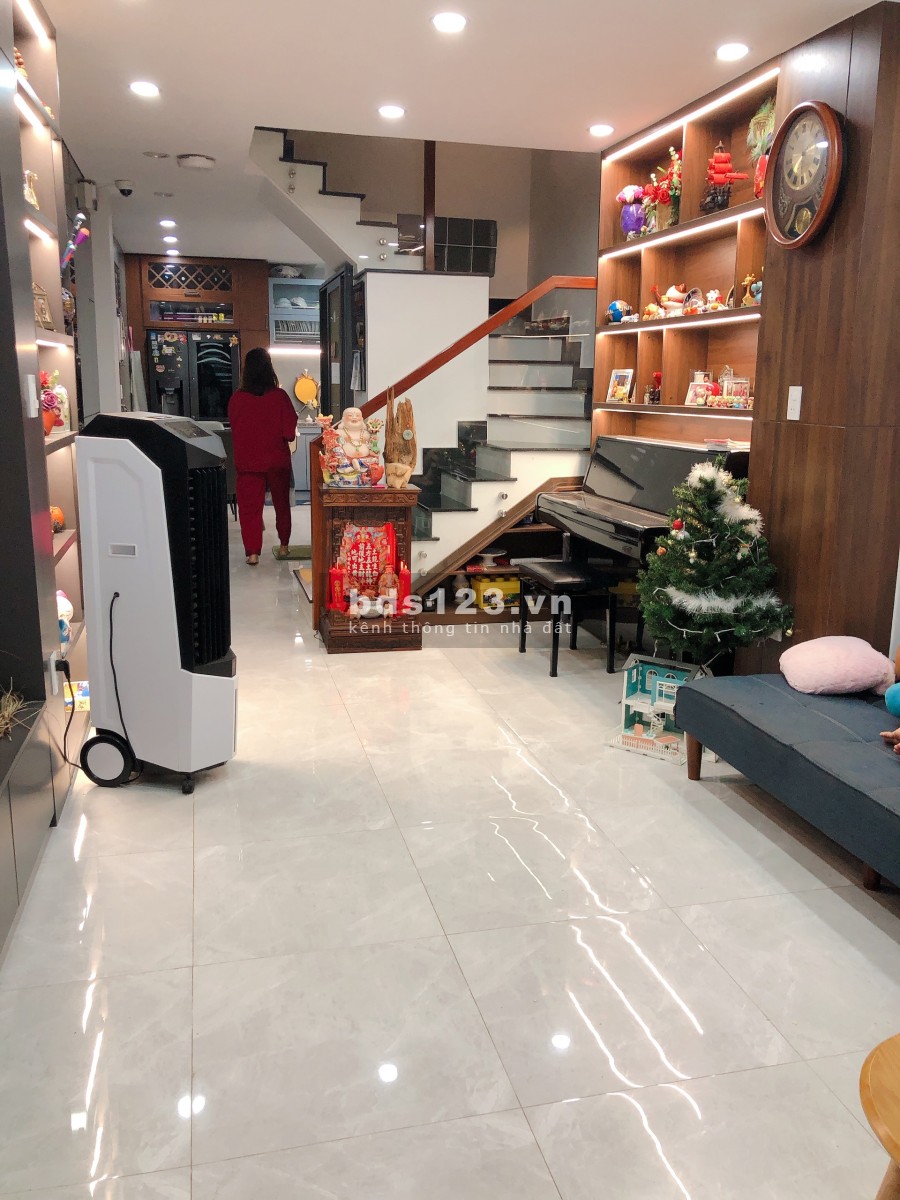 Cần bán nhà hẻm, giá 10 tỷ phường 14 Quận 10 giá thương lượng chính chủ, giấy tờ đầy đủ