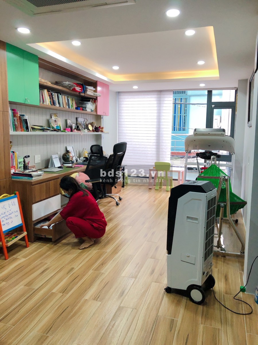 Cần bán nhà hẻm, giá 10 tỷ phường 14 Quận 10 giá thương lượng chính chủ, giấy tờ đầy đủ