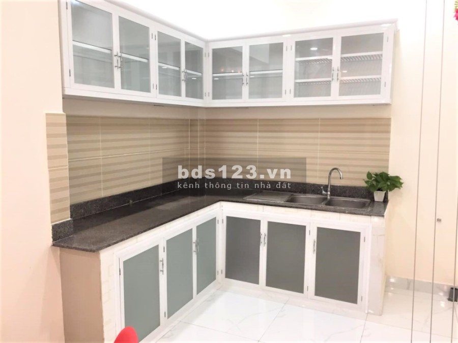 Bán gấp Nhà phường 9, Phú Nhuận, 3 tầng, diện tích lớn 55m2, Giá chỉ 4.6 tỷ.