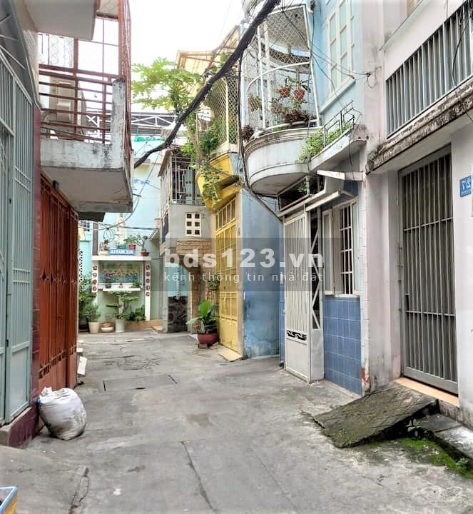 Bán gấp Nhà phường 9, Phú Nhuận, 3 tầng, diện tích lớn 55m2, Giá chỉ 4.6 tỷ.