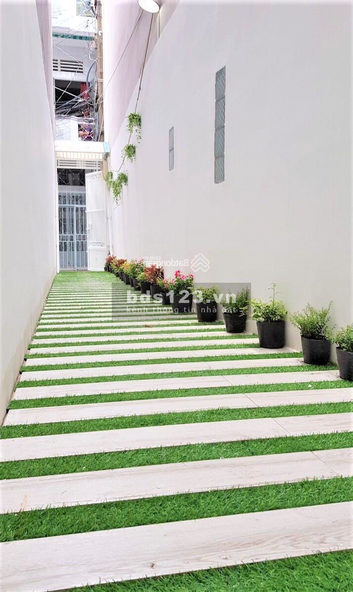 Bán gấp Nhà phường 9, Phú Nhuận, 3 tầng, diện tích lớn 55m2, Giá chỉ 4.6 tỷ.