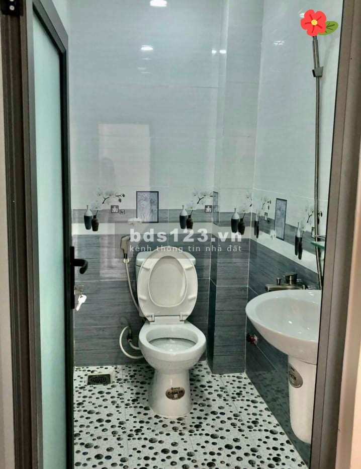 Bán Nhà Mặt Tiền Gần Chợ Bình Chánh, dtsd 5x20m, 1 Tr 1Lầu nhà đẹp chỉ 1.65 tỷ