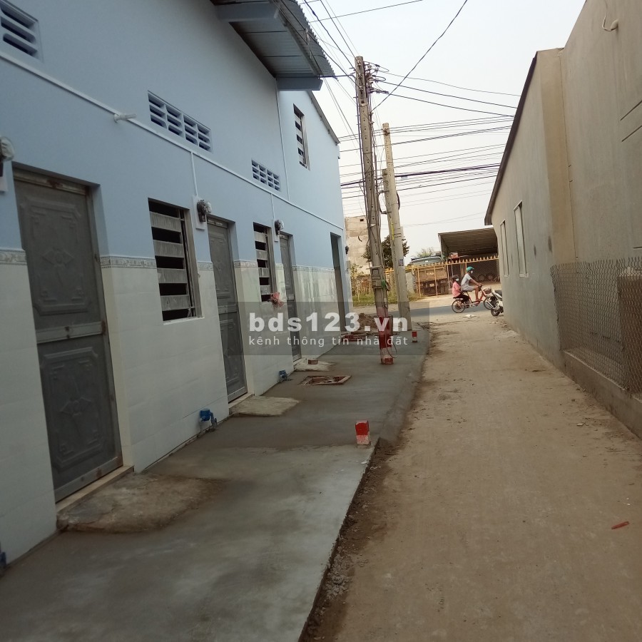 Bán GẤP Nhà mặt tiền tỉnh lộ 883 và 08 phòng trọ khu công nghiệp Giao Long giá 3.92 tỷ