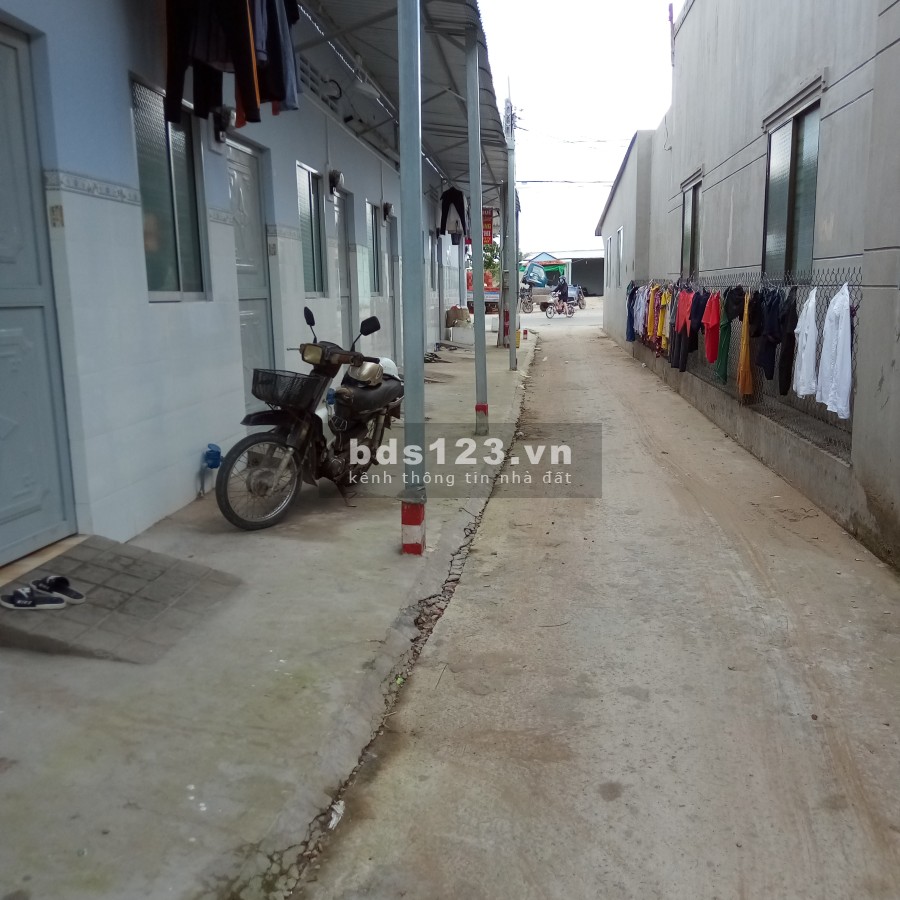 Bán GẤP Nhà mặt tiền tỉnh lộ 883 và 08 phòng trọ khu công nghiệp Giao Long giá 3.92 tỷ