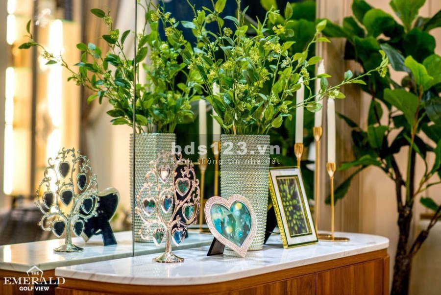 Cần bán 2 căn hộ sân golf cao cấp Emerald Bình Dương, DT 52 – 72m2 chỉ hơn 1 tỷ đồng/căn