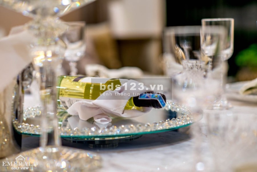 Cần bán 2 căn hộ sân golf cao cấp Emerald Bình Dương, DT 52 – 72m2 chỉ hơn 1 tỷ đồng/căn