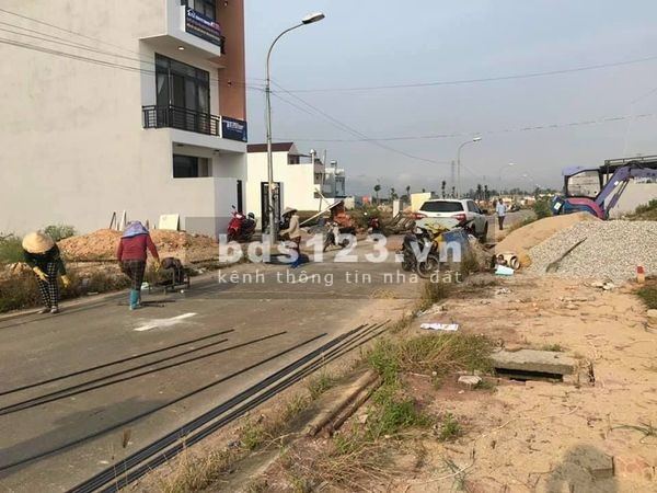 Bán đât trung tâm thành phố Quãng Ngãi giá tốt tiện đầu tư, pháp lý đầy đủ, bàn giao ngay