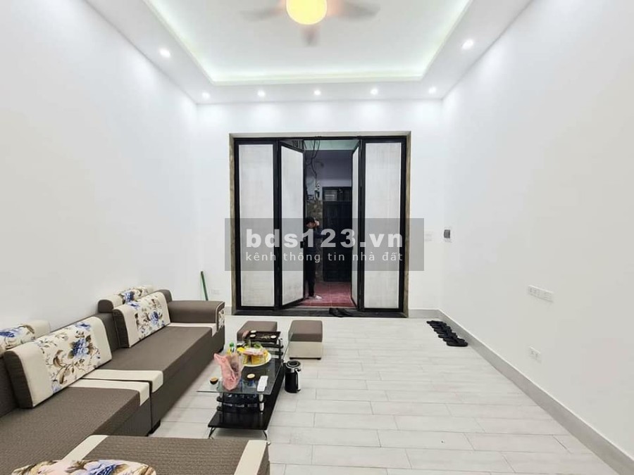 Cần bán gấp nhà nguyên căn trước tết duy nhất 102 đường lớn xe ra vào, 4 tầng đúc kiên cố