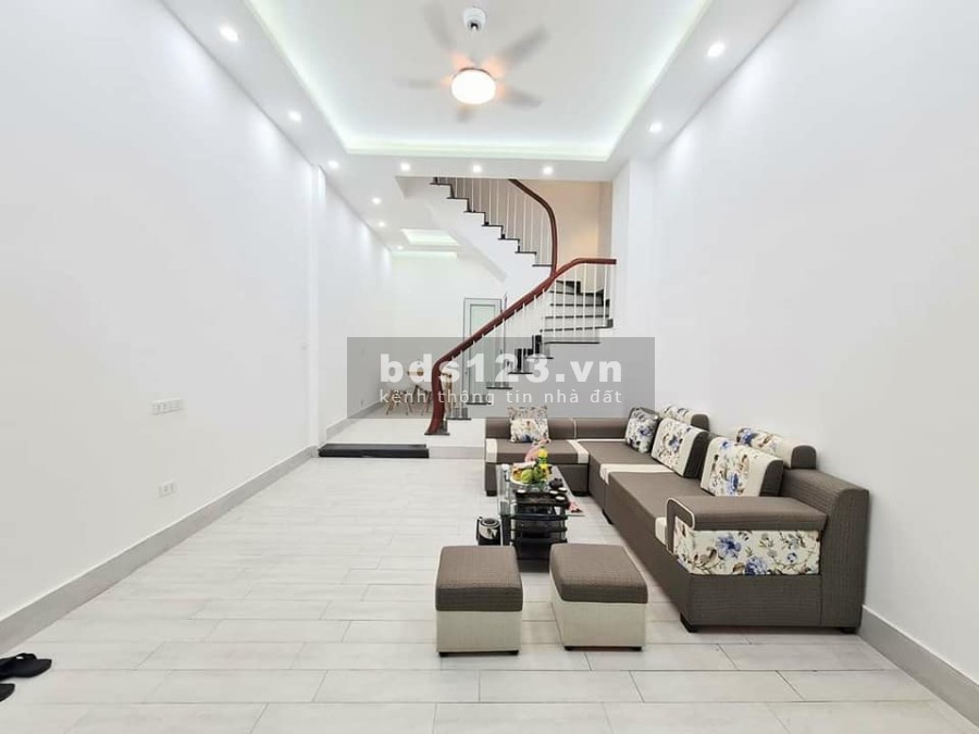 Cần bán gấp nhà nguyên căn trước tết duy nhất 102 đường lớn xe ra vào, 4 tầng đúc kiên cố