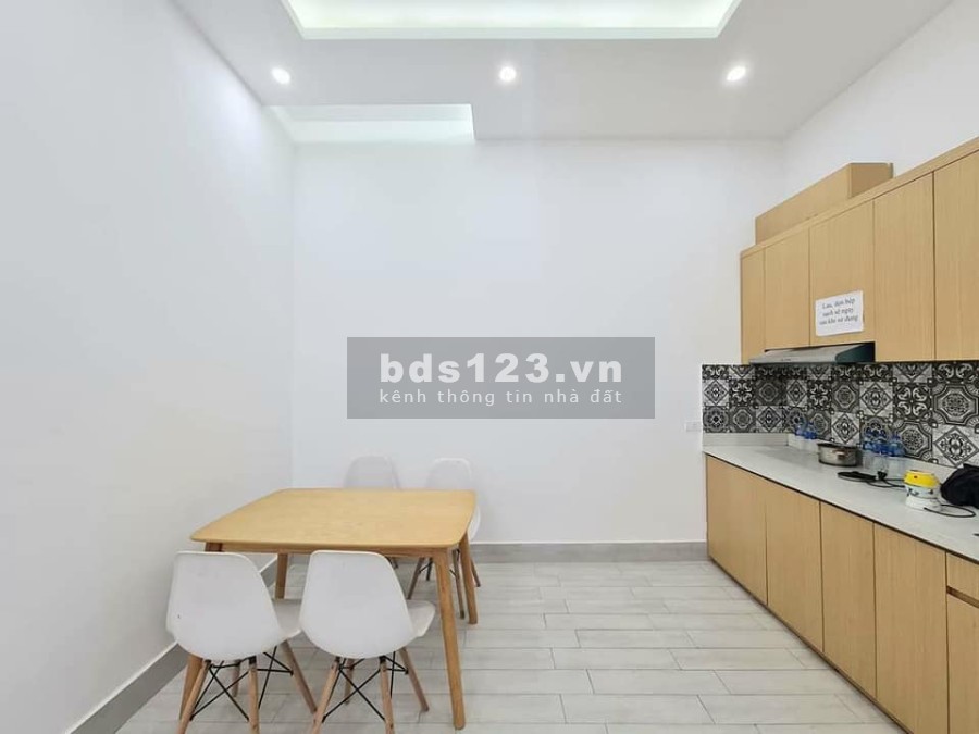 Cần bán gấp nhà nguyên căn trước tết duy nhất 102 đường lớn xe ra vào, 4 tầng đúc kiên cố