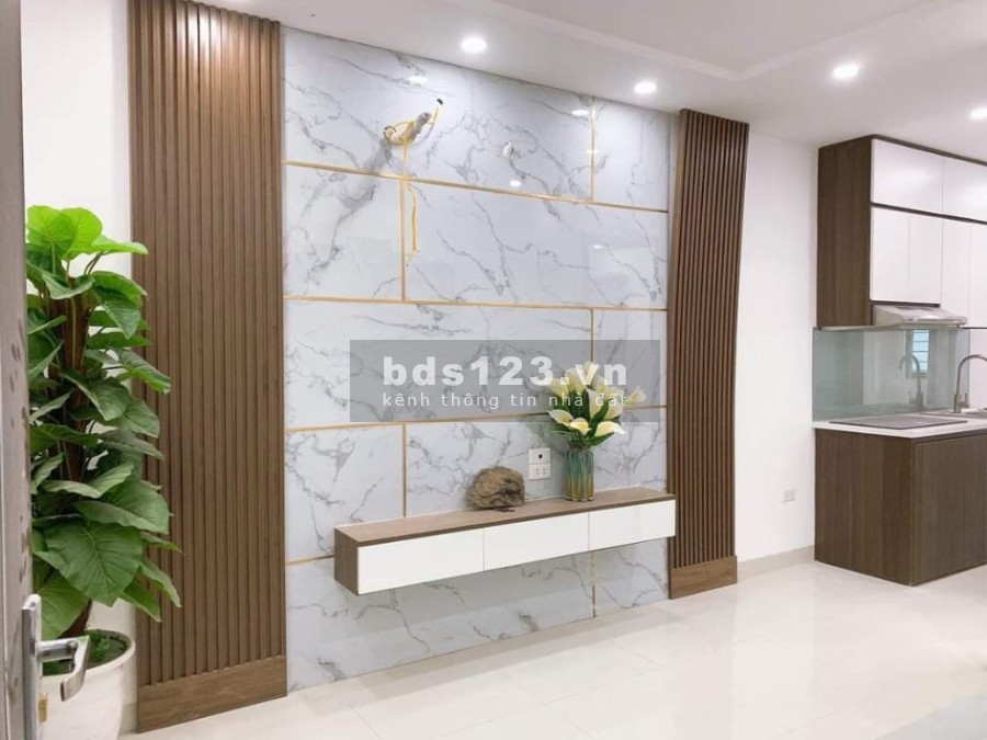 Đường Mỹ Đình, ô tô lùi cửa, nhà mới 5 tầng, 3 phòng ngủ, diện tích 42m2, nhà chủ tự xây