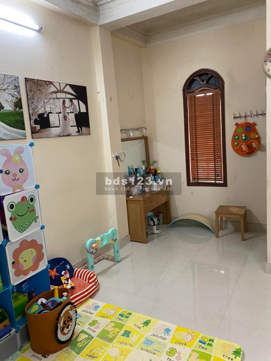 Đẩy nhanh nhà Hào Nam ngõ kinh doanh ô tô đỗ cửa diện tích 51m2 mặt tiền 4.3m giá 5.25 tỷ