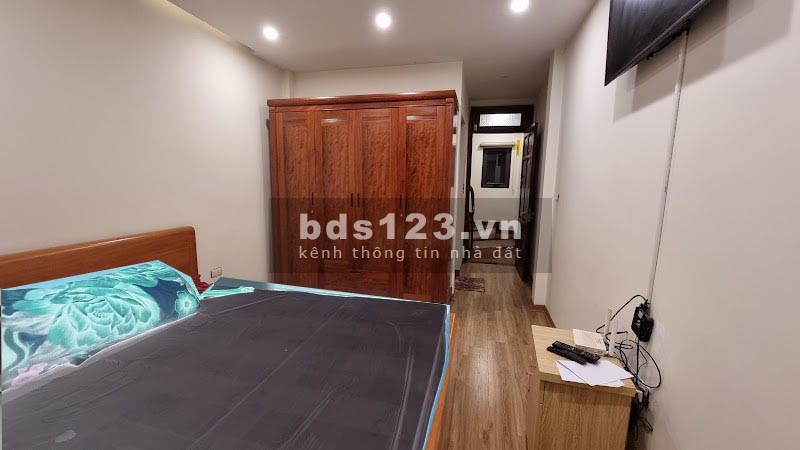 Hoa bằng DT 52m x 5 tầng, nhà đẹp ở ngay, 5 tỷ 15 có thương lượng