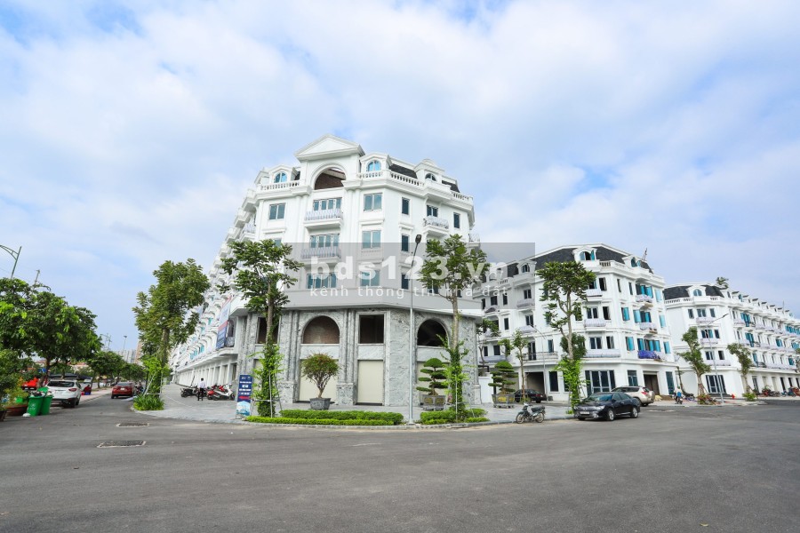 Bán Shophouse mặt đường 60m Quận Hà Đông giá 31 tỷ, sở hữu lâu dài, sổ đỏ trao tay