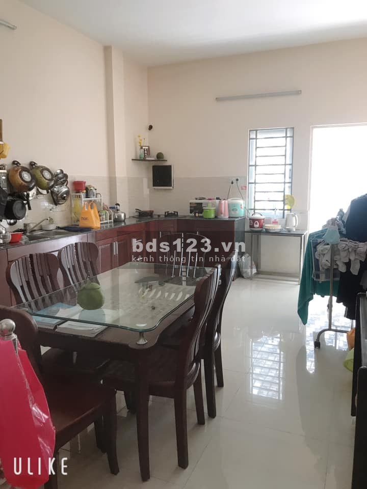 Chưa tới 100 triệu/m2 có ngay nhà trung tâm Bình Thạnh 7 chỗ ngủ trong nhà 3 lầu, sân thượng