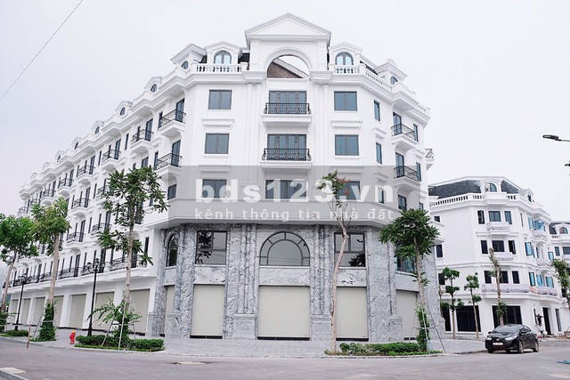 Bán Shophouse mặt đường 60m Quận Hà Đông giá 31 tỷ, sở hữu lâu dài, sổ đỏ trao tay