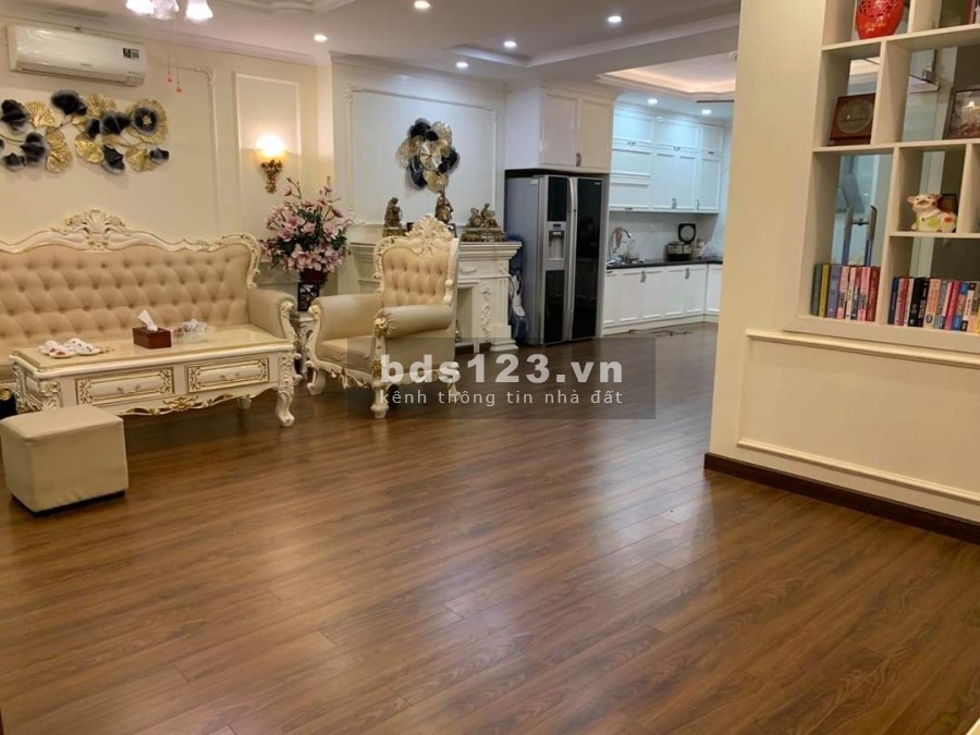 Bán căn biệt thự tại khu VOV giao thông Dt 92m2, 5 tầng, MT 7M giá bán chỉ 18,9 tỷ, lhcc
