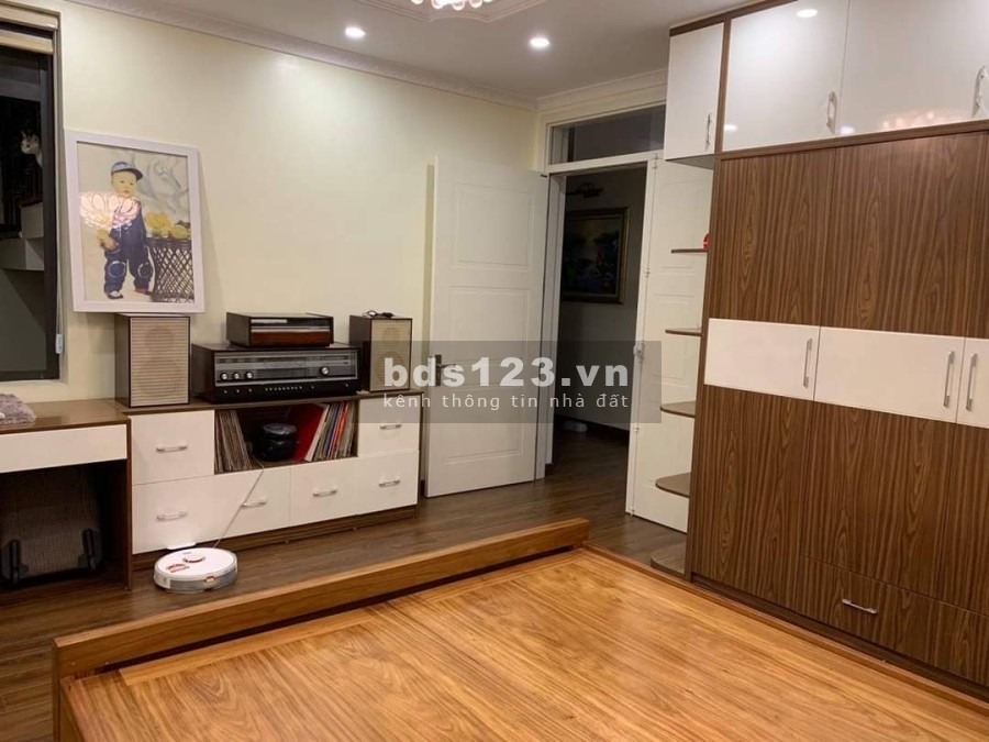 Bán căn biệt thự tại khu VOV giao thông Dt 92m2, 5 tầng, MT 7M giá bán chỉ 18,9 tỷ, lhcc