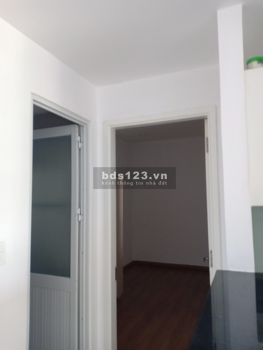 Chính chủ về quê nên bán nhanh căn hộ Melody, 2pn 2wc 70m2, bán 2 tỷ 600tr. Lh: Liên hệ: 0384015896