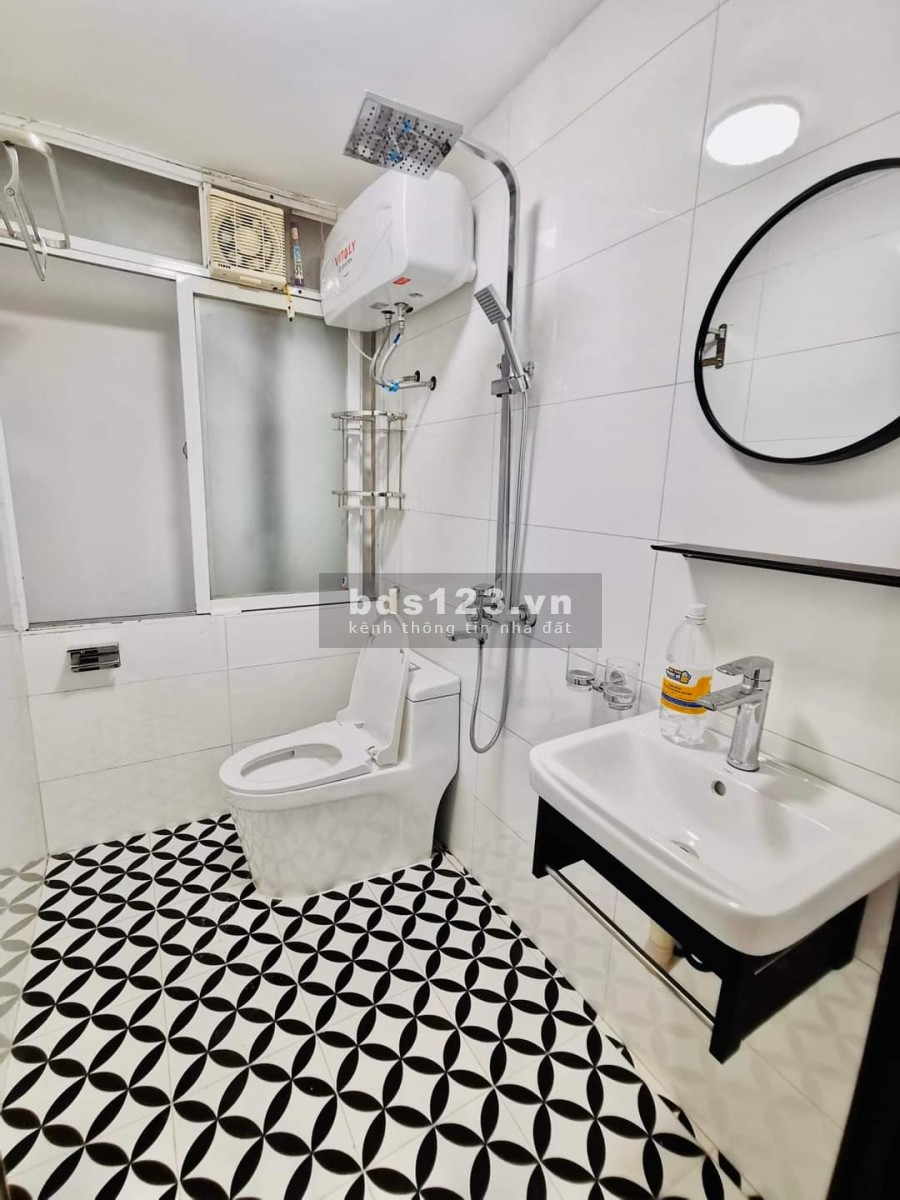 Nhà nguyên căn đẹp ở ngay Lê Văn Lương, Thanh Xuân Dt 28m2, 5 tầng, mt 4m giá 3,45 tỷ