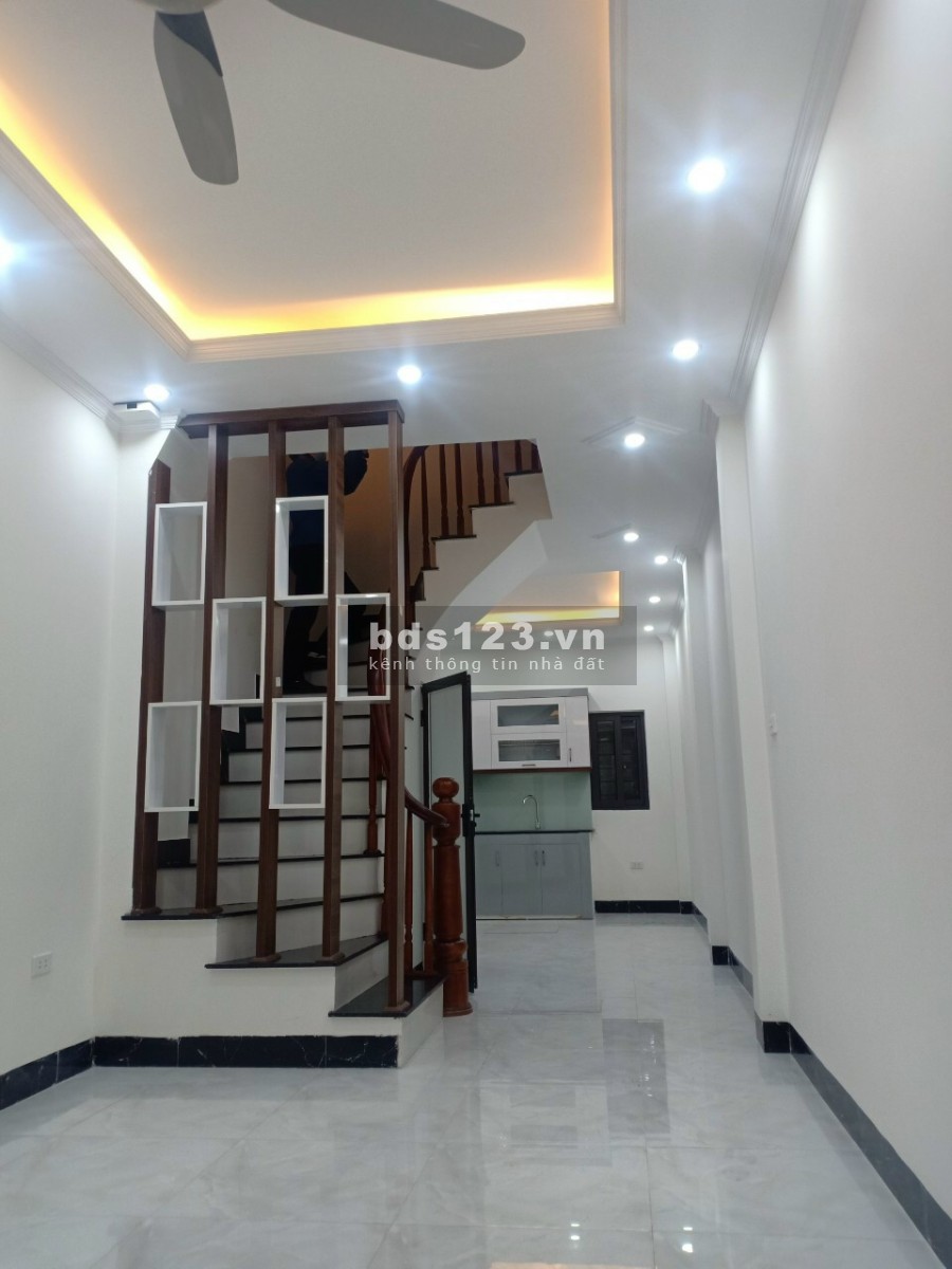 Bàn nhà Phùng Khoang-NTL, 35m2x5T, vị trí đẹp căn góc, dân cư đông. Giá 3,6 tỷ. Lh 0984.67.2007