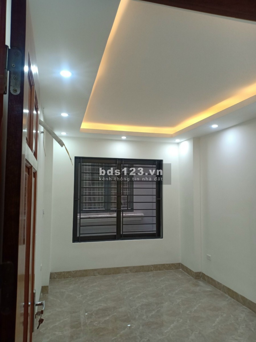 Bàn nhà Phùng Khoang-NTL, 35m2x5T, vị trí đẹp căn góc, dân cư đông. Giá 3,6 tỷ. Lh 0984.67.2007