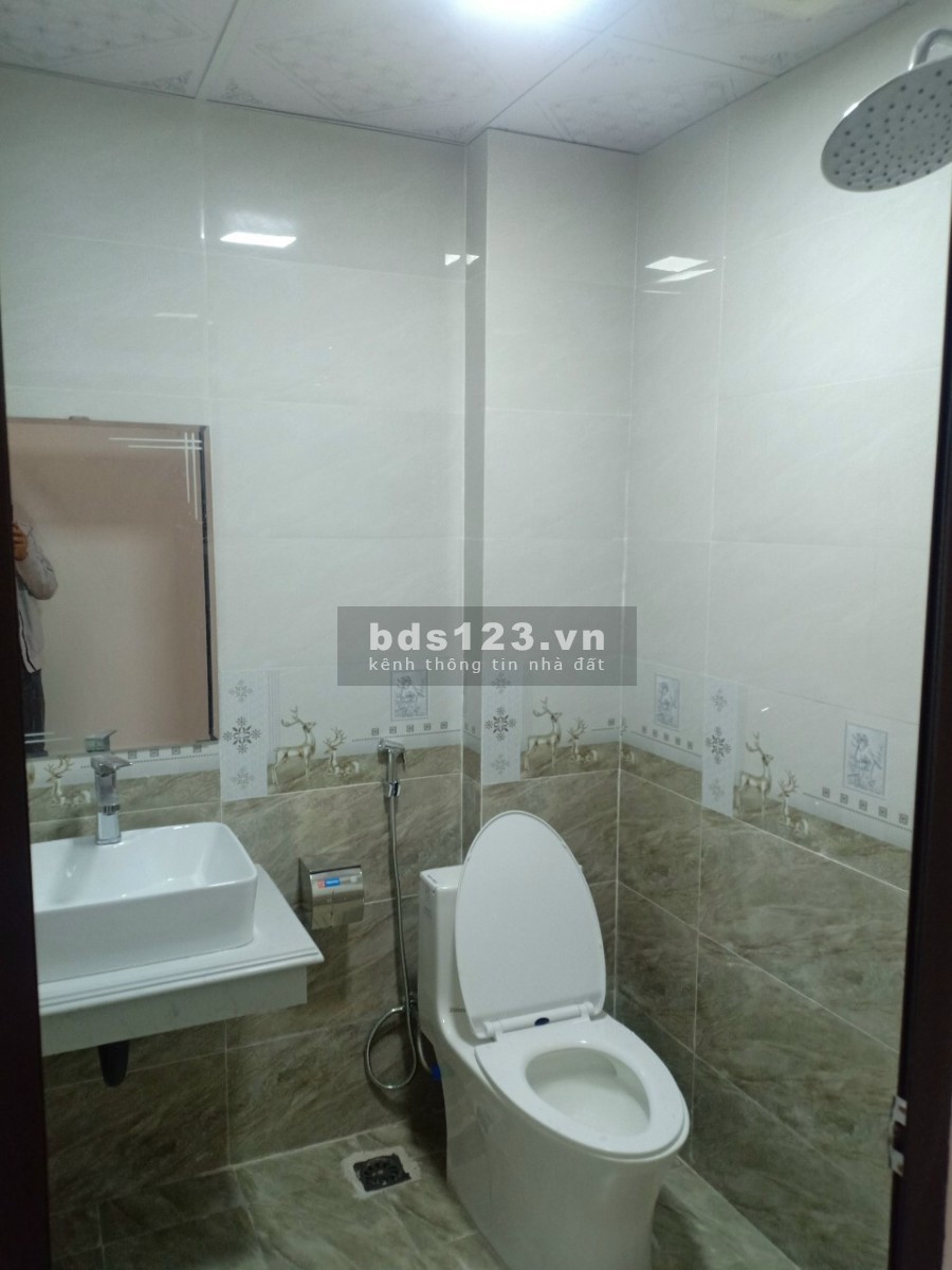 Bàn nhà Phùng Khoang-NTL, 35m2x5T, vị trí đẹp căn góc, dân cư đông. Giá 3,6 tỷ. Lh 0984.67.2007