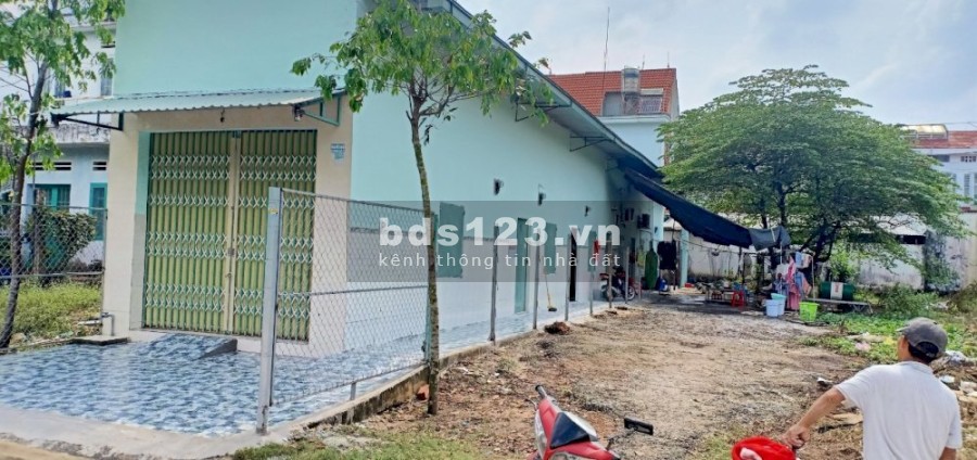 Về Sài Gòn sống cần bán tài sản gồm 1 CĂN NHÀ và 1 DÃY TRỌ, nhà đẹp dân đông, giá rẻ