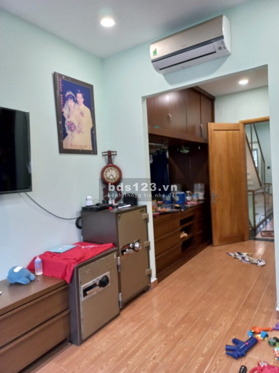 (Gò Vấp)bán gấp nhà siêu đẹp, sát mặt tiền Phạm Văn Đồng, dtsd 90m2(5x20), 3 tầng chỉ 13.5 tỷ