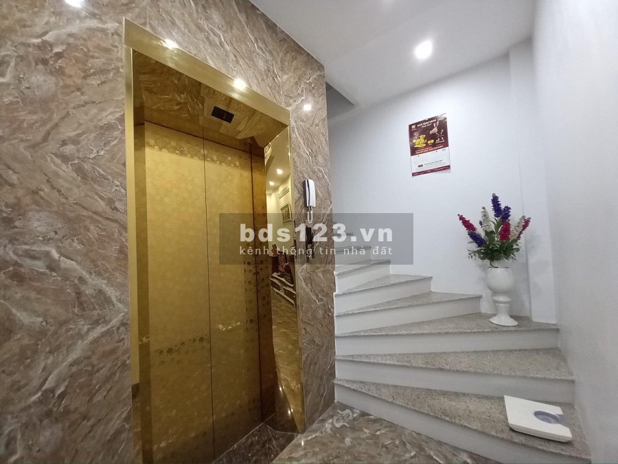 Nhà mới đón tết, thang máy 7 tầng, cách phố 3 bước chân, dtsd 73m2 6.5m mặt tiền 8.6 tỷ