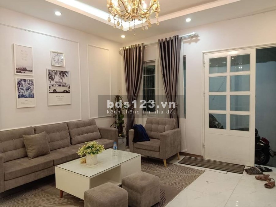 Bán nhà Quận Long Biên đúc kiên cố 5 tầng, liên hệ 0973687942 giá tốt đầu tư sinh lời