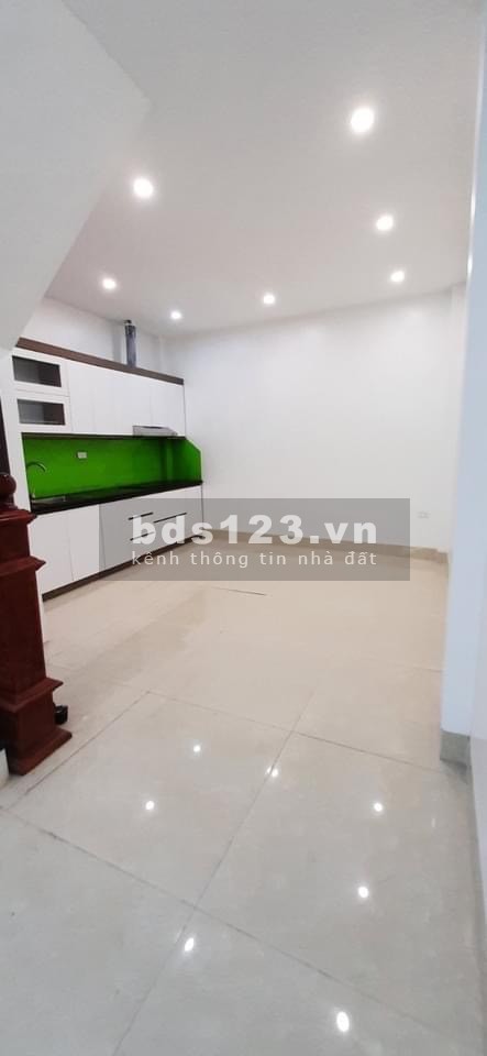 Bán nhà ngõ 268 Ngọc Thuỵ, bao mới đẹp, diện tích 42/70m2, giá bán 3,5 tỷ, sổ vuông đẹp