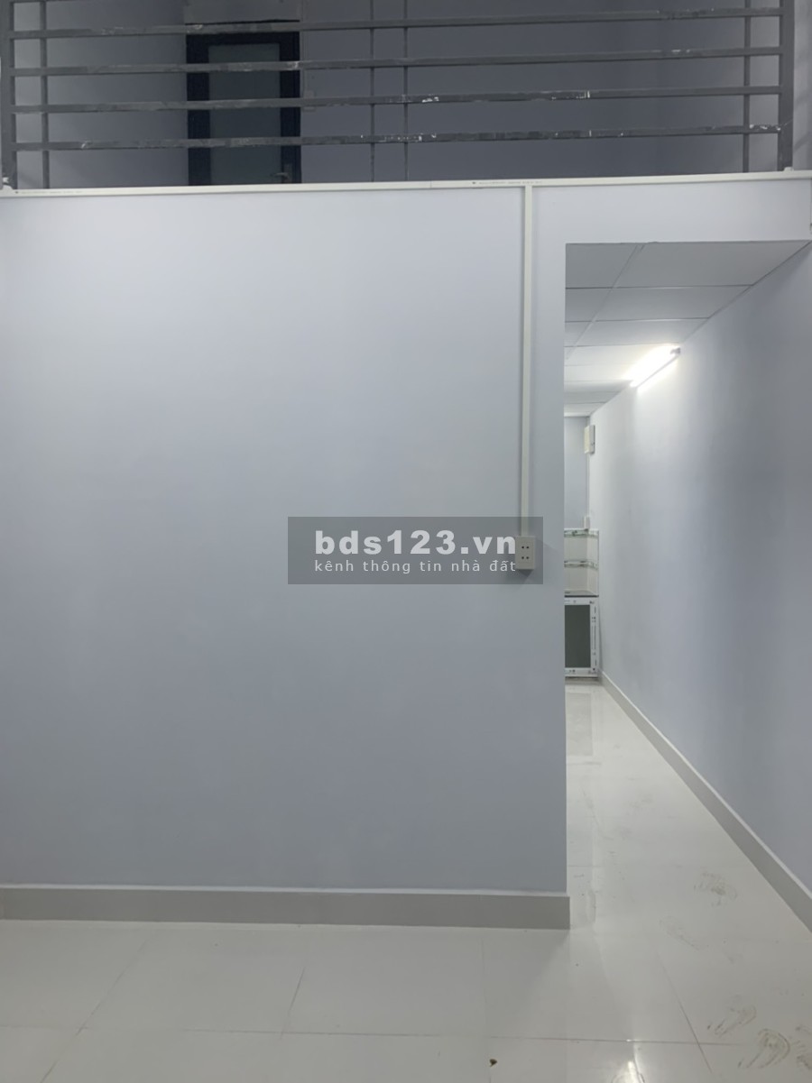 Bán nhà Quận Bình Tân, đường Bình trị Đông nhà mói xây, kiến trúc đẹp, khu dân cư đông đúc